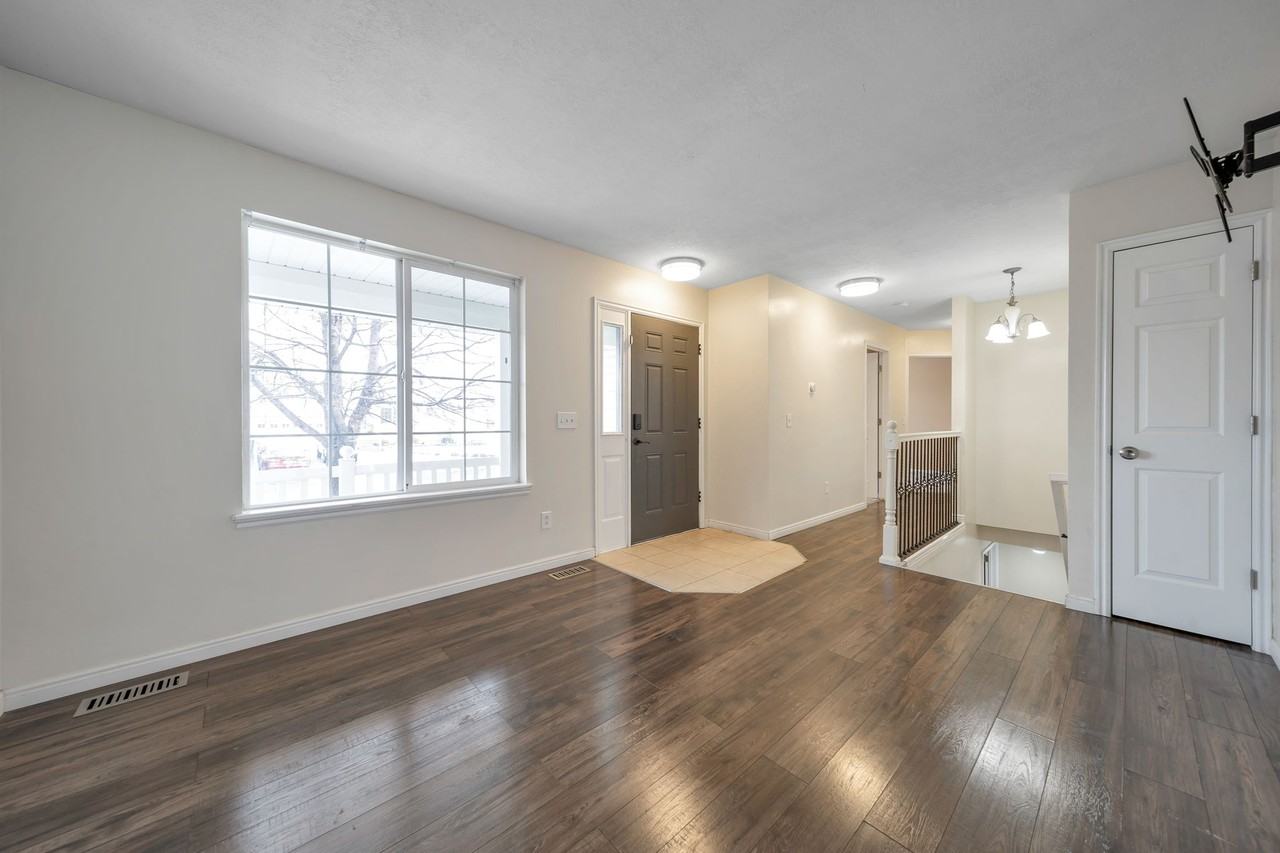 5763 W Ophelia Ln #1 - Photo 4 of 15