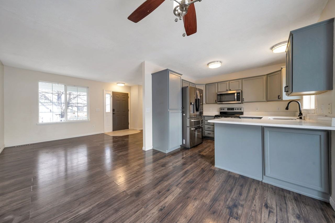 5763 W Ophelia Ln #1 - Photo 6 of 15