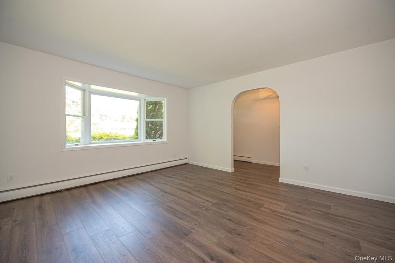 22 Eastover Dr - Photo 5 of 26