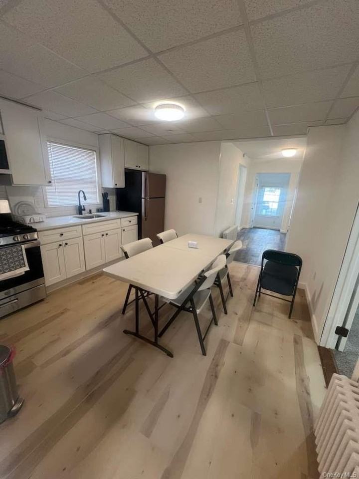 223 S 8th St - Photo 3 of 8