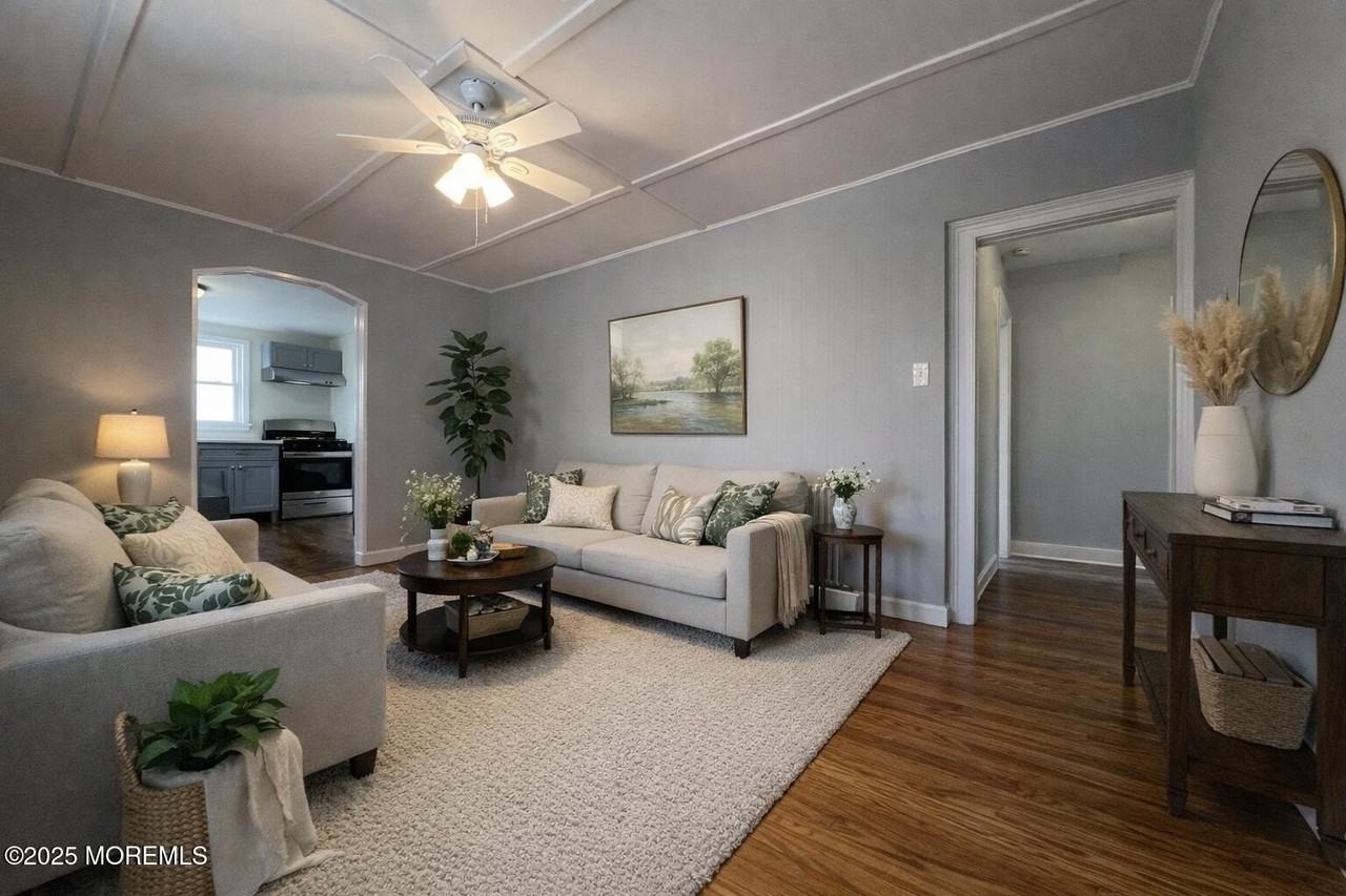 23 Rector Pl Unit B #B - Photo 3 of 9