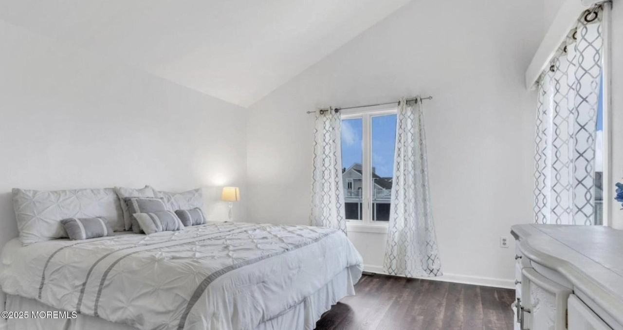 104 Catherine Ln - Photo 5 of 14