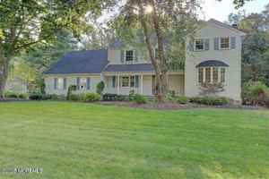 featured image of 7 Woods Rd