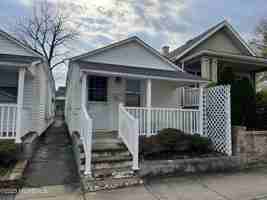 featured image of Poplar Ave