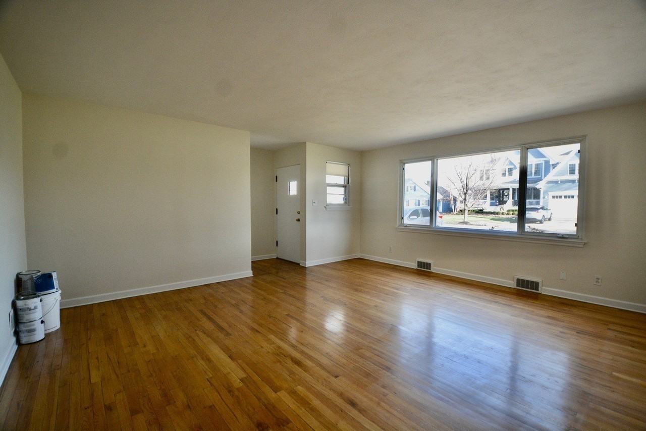 609 N Loomis St - Photo 2 of 13