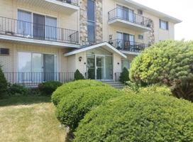 featured image of 5825 W 103rd St Apt 3se #3SE