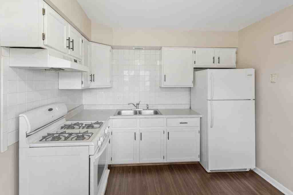 11212 1st St Apt 1 #1 - Photo 2 of 10