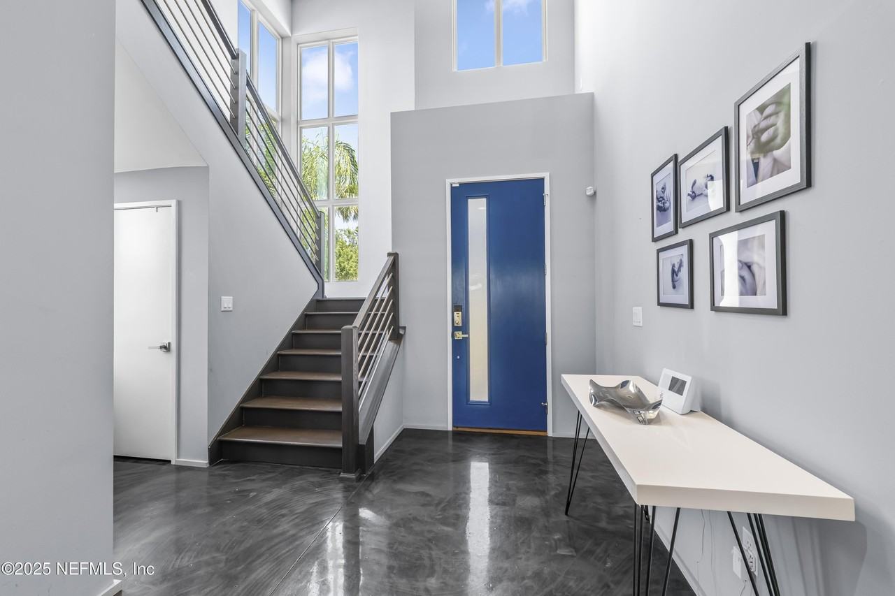 604 9th Ave S - Photo 2 of 23