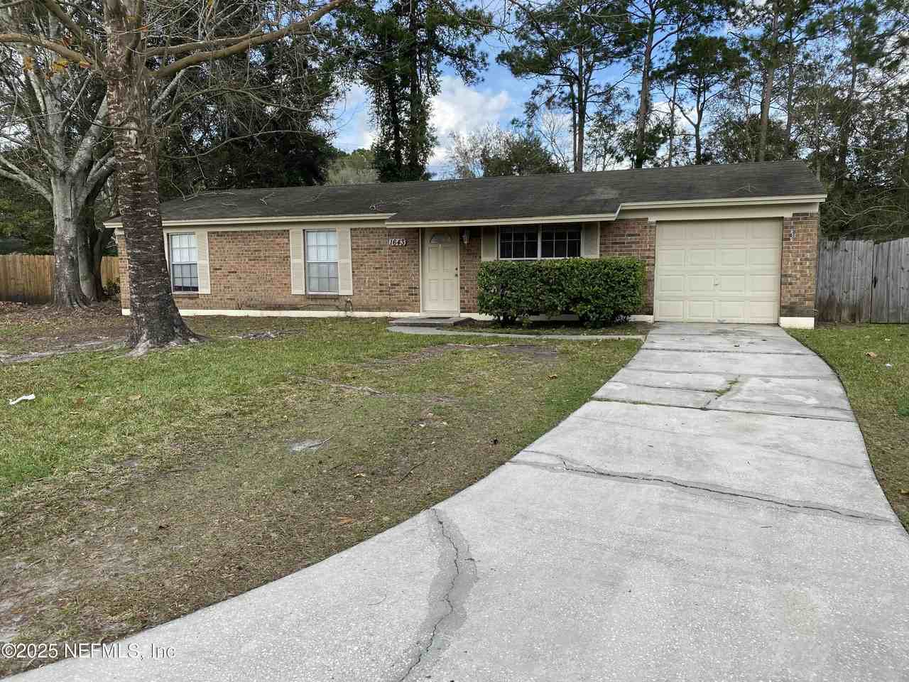 1643 Rhonda Dr - Photo 5 of 23