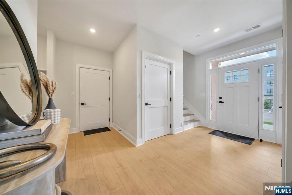 15 Davis Dr - Photo 3 of 36