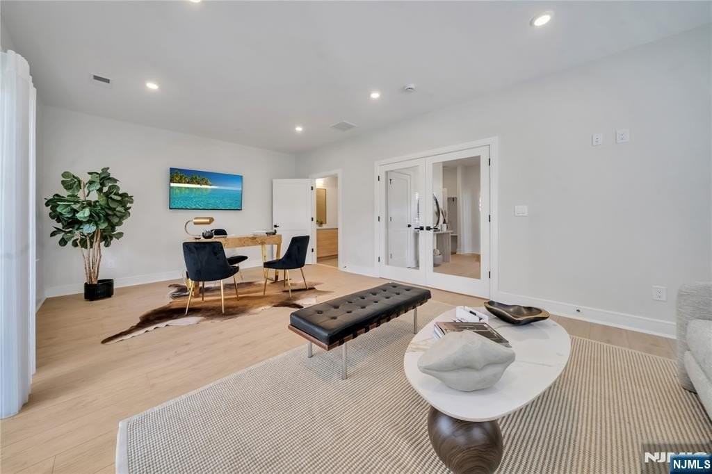 15 Davis Dr - Photo 6 of 36