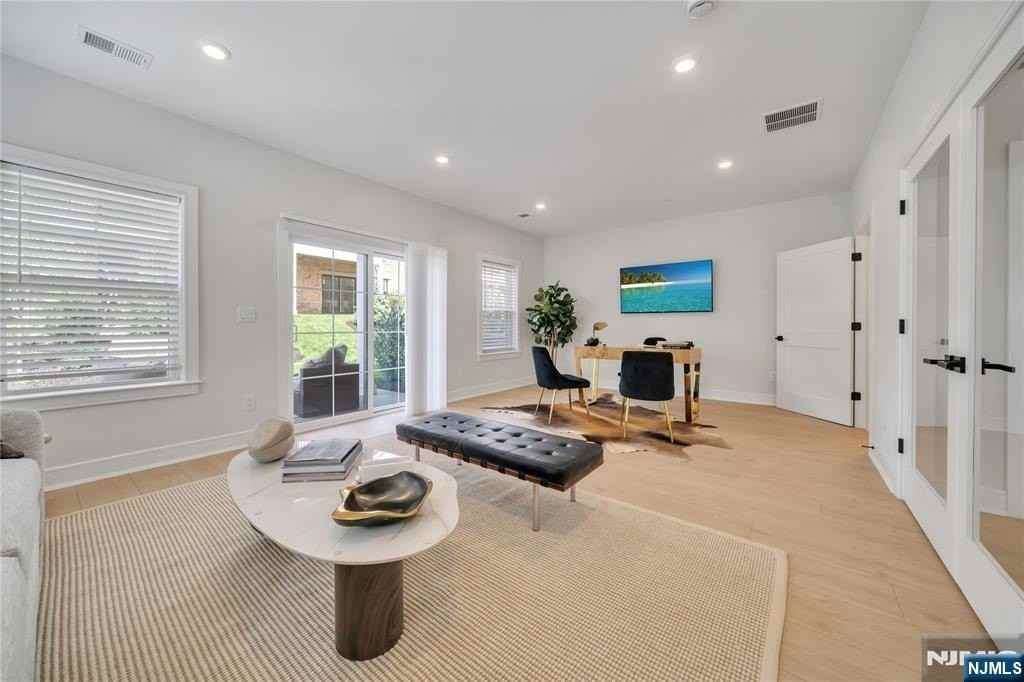 15 Davis Dr - Photo 7 of 36