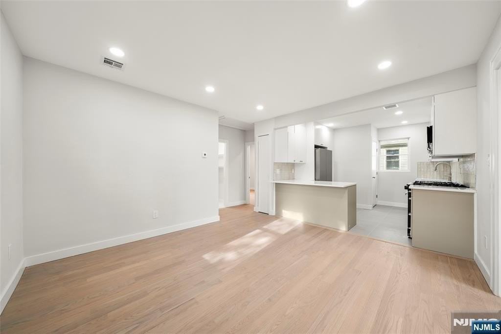 21 Milton St - Photo 7 of 26