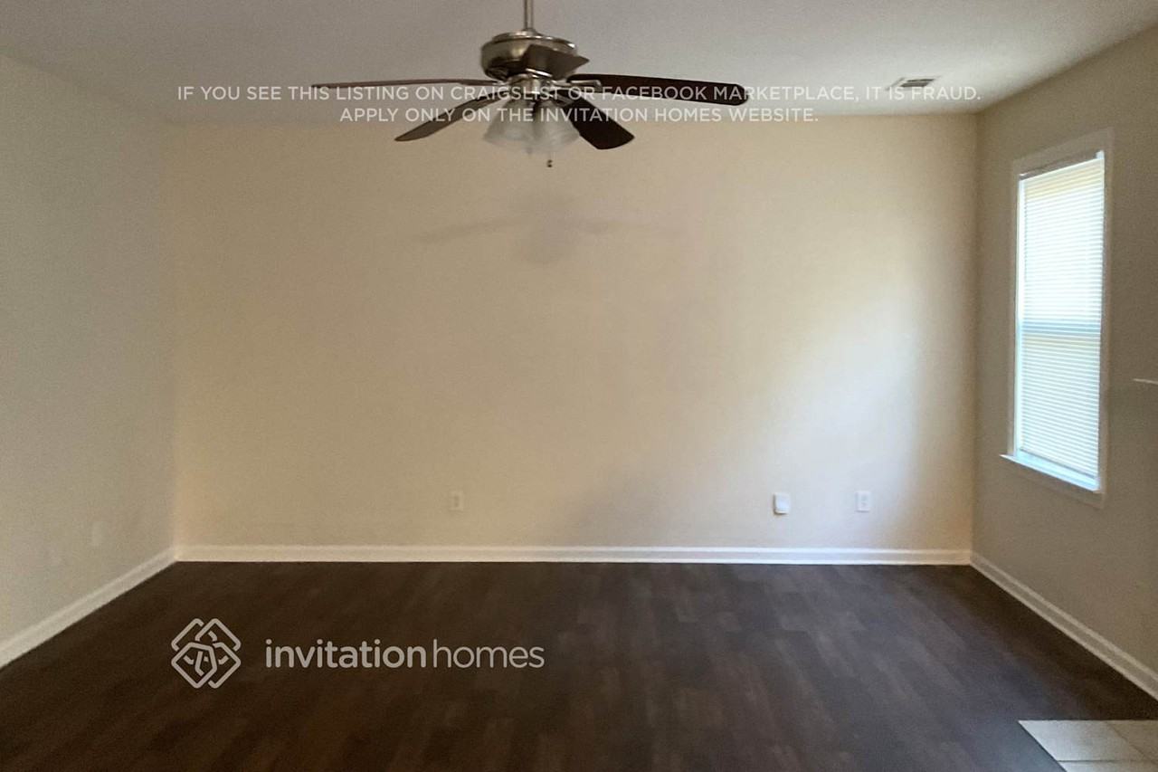 3568 Park Hill Cir - Photo 3 of 12