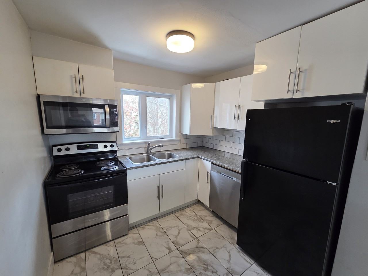 85 Evans Ave #6 - Photo 3 of 8