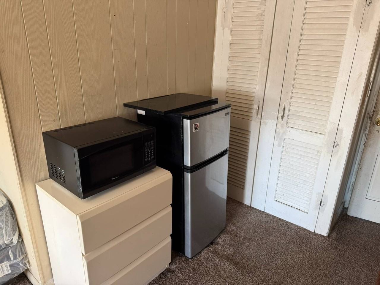 116 S Penataquit Ave - Photo 3 of 5