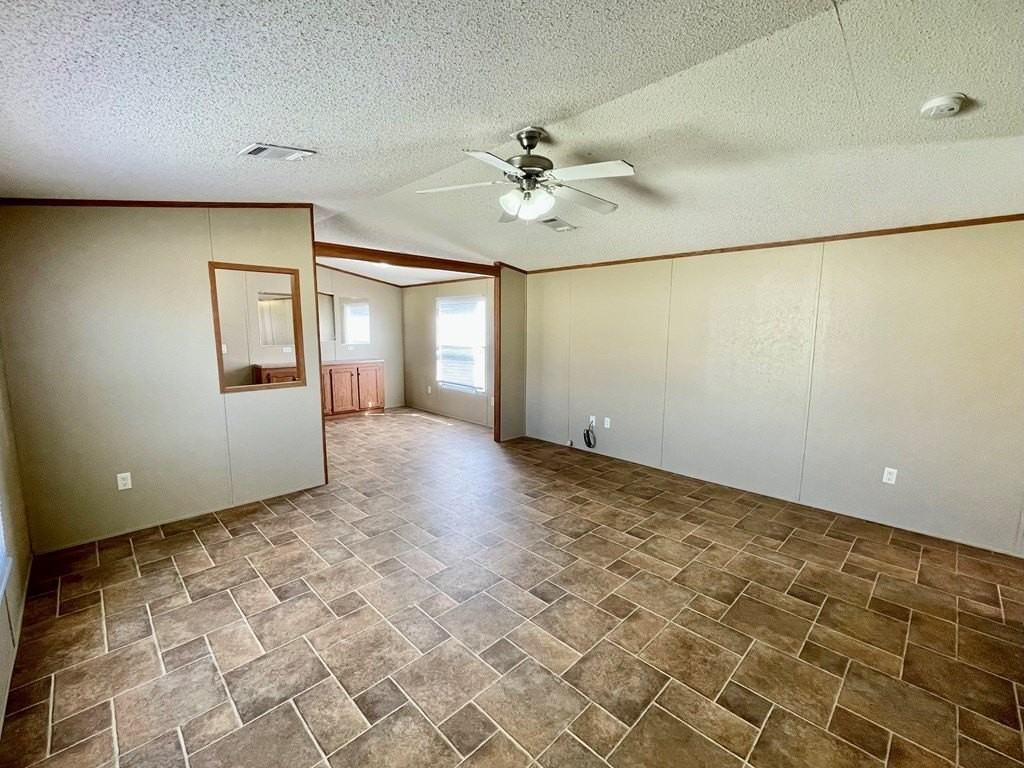 400 Nw 12th St - Photo 3 of 26