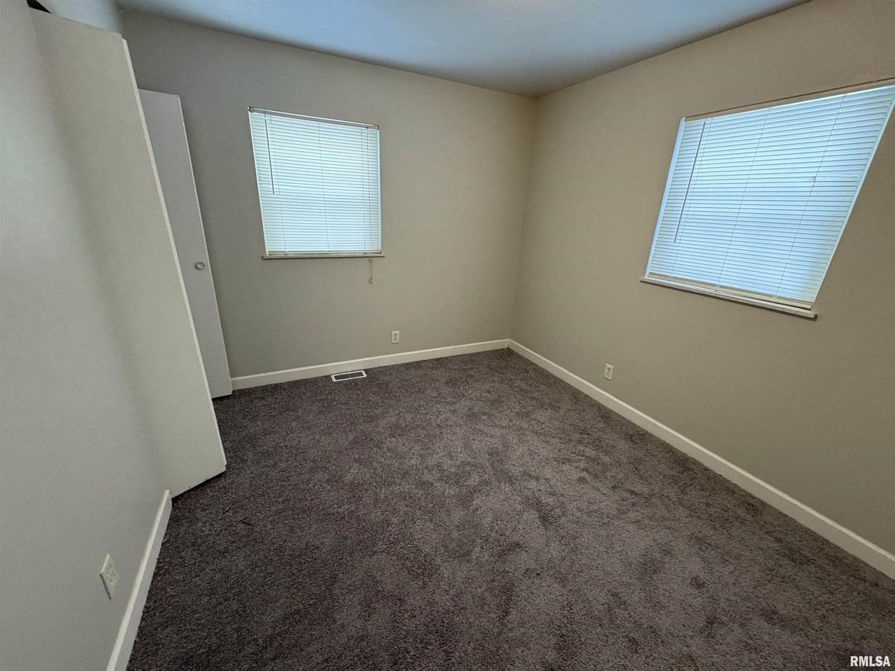 6411 N Randwick Rd - Photo 4 of 13