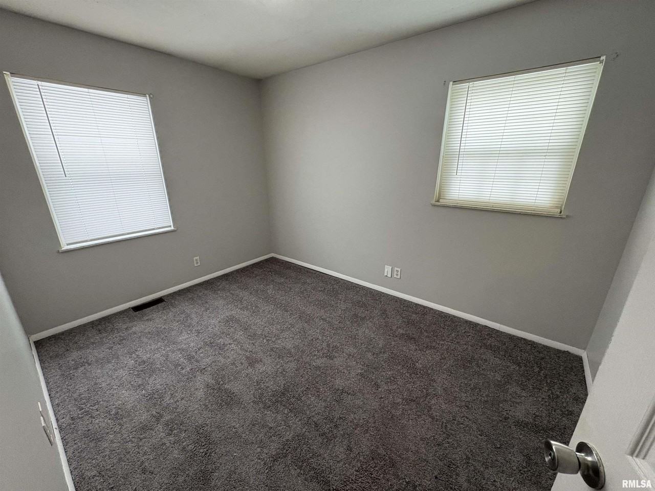 6411 N Randwick Rd - Photo 6 of 13