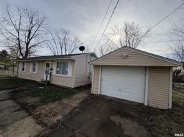 featured image of 2324 W Gilbert Ave