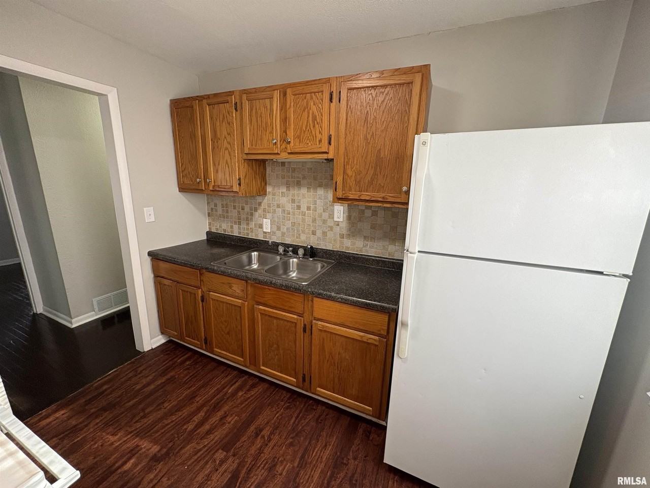 2324 W Gilbert Ave - Photo 6 of 16