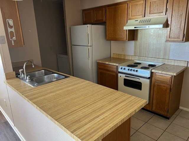 415 1/2 36th Pl - Photo 5 of 9