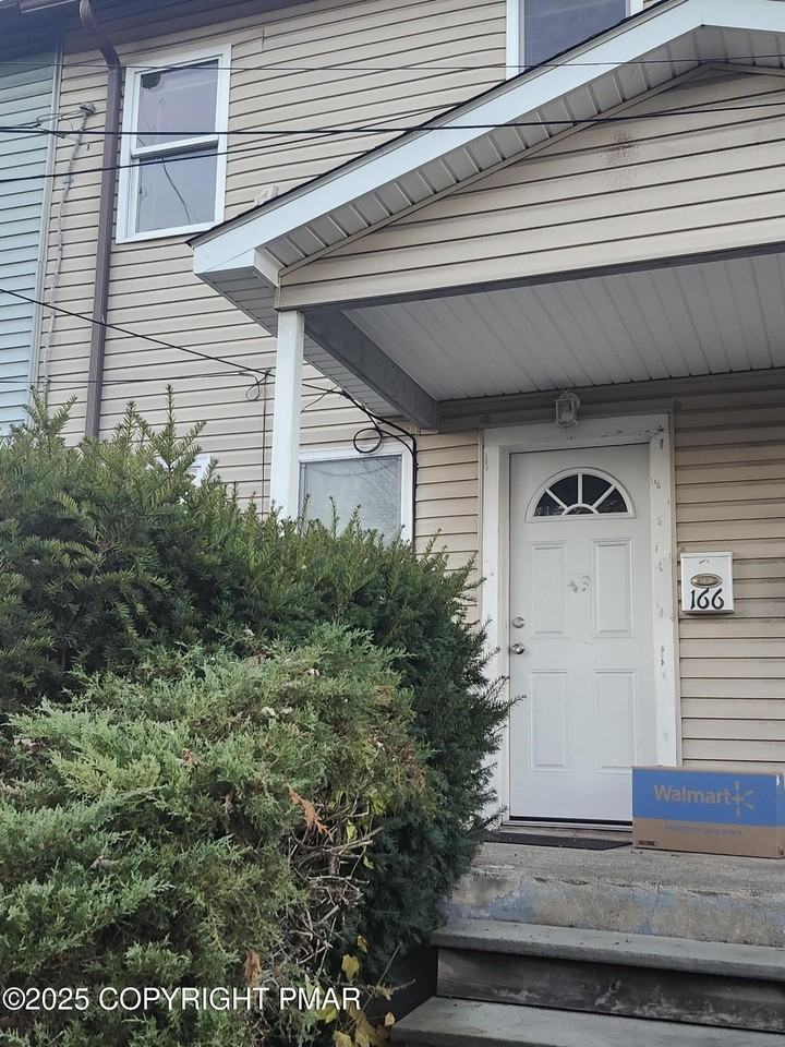 166 Lenox Ave - Photo 3 of 33