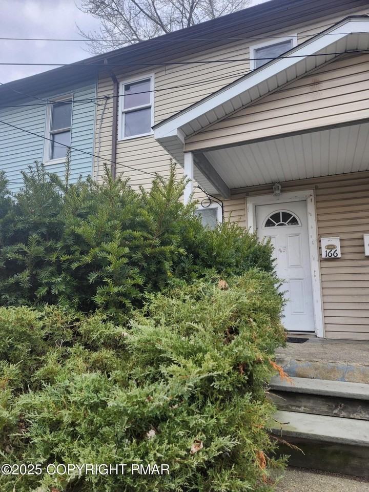 166 Lenox Ave - Photo 6 of 33