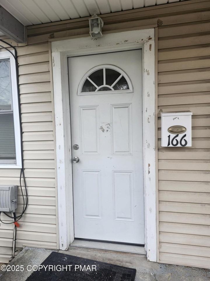 166 Lenox Ave - Photo 7 of 33