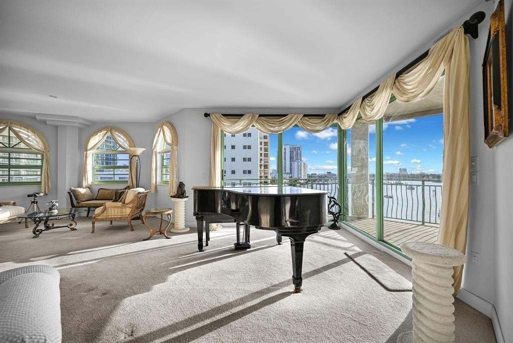 301 N Birch Rd #6S - Photo 2 of 21