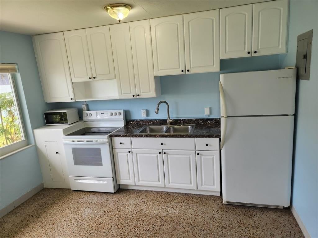 35 Ne 20th Ave - Photo 3 of 14