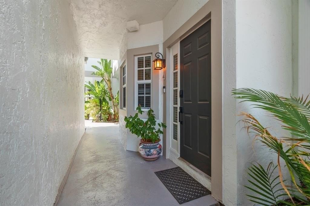 1321 Bayview Dr #4 - Photo 3 of 41