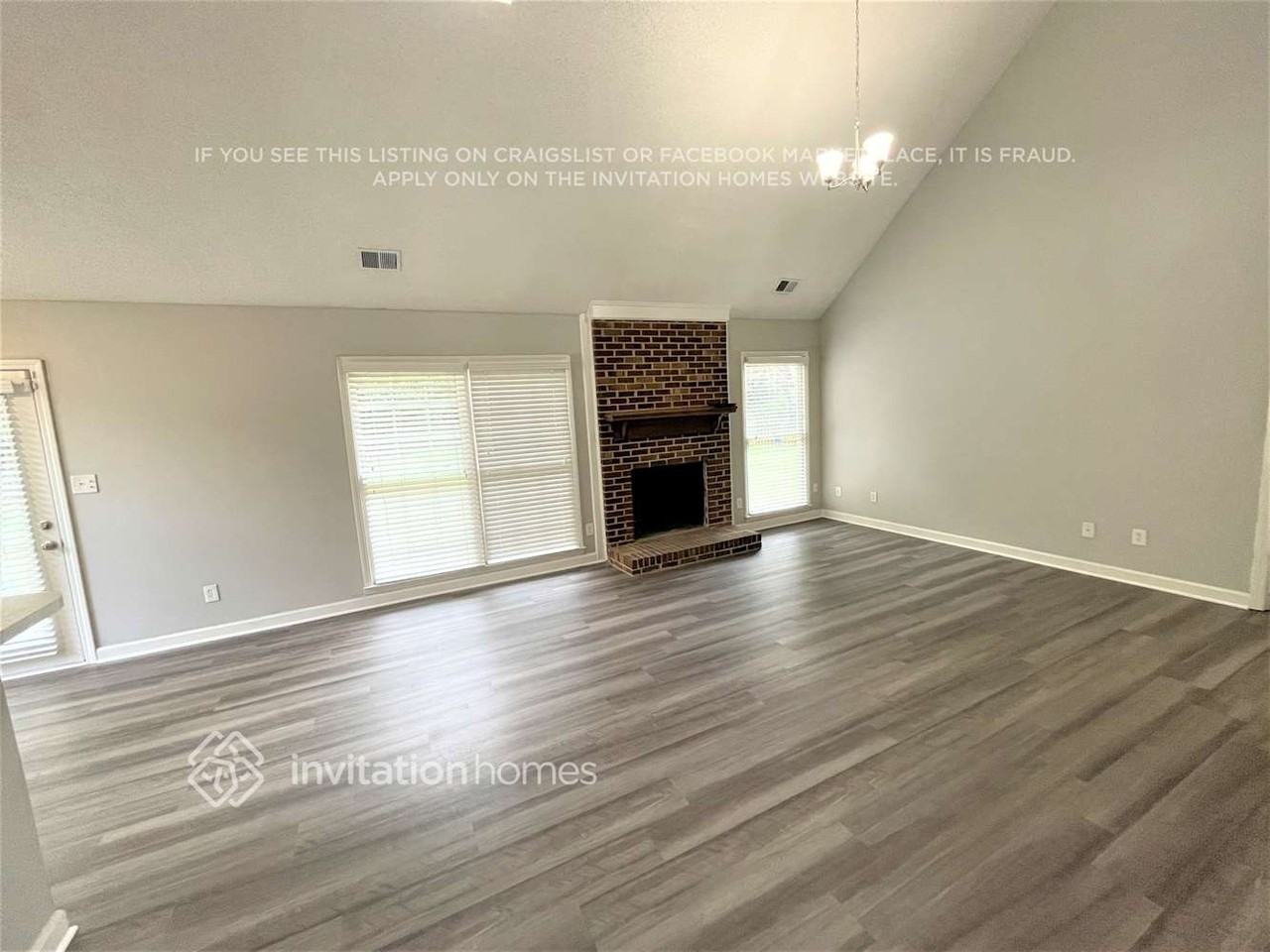 2900 Oakcroft Dr - Photo 2 of 10