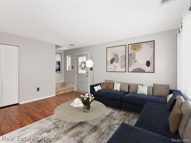 1323 Laurel Valley Dr - Photo 2 of 14