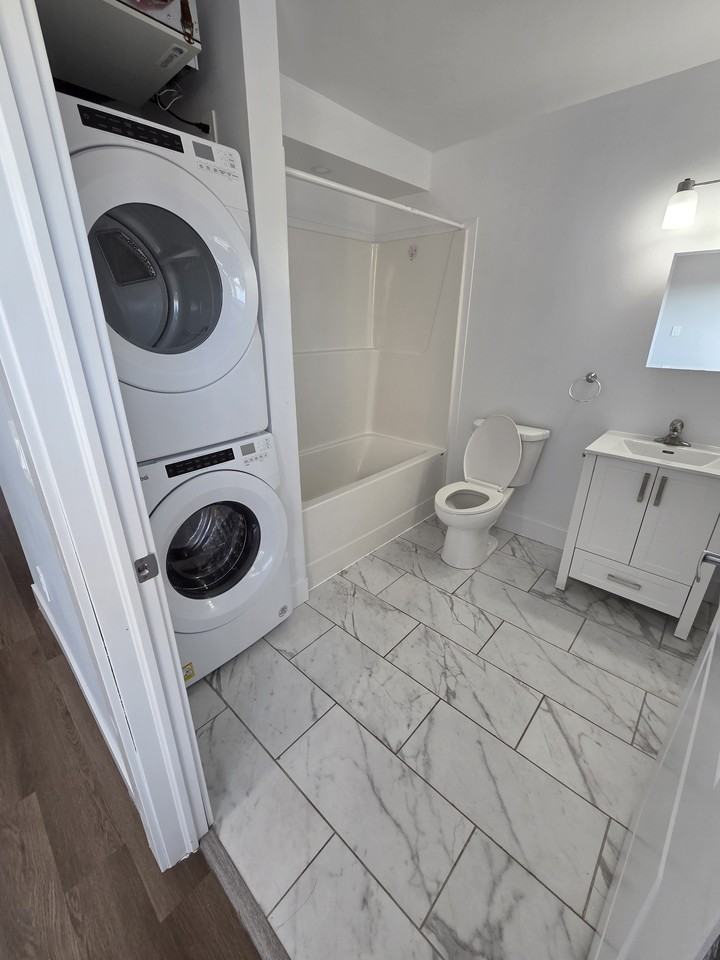 25 Lynnett Rd #301 - Photo 4 of 4