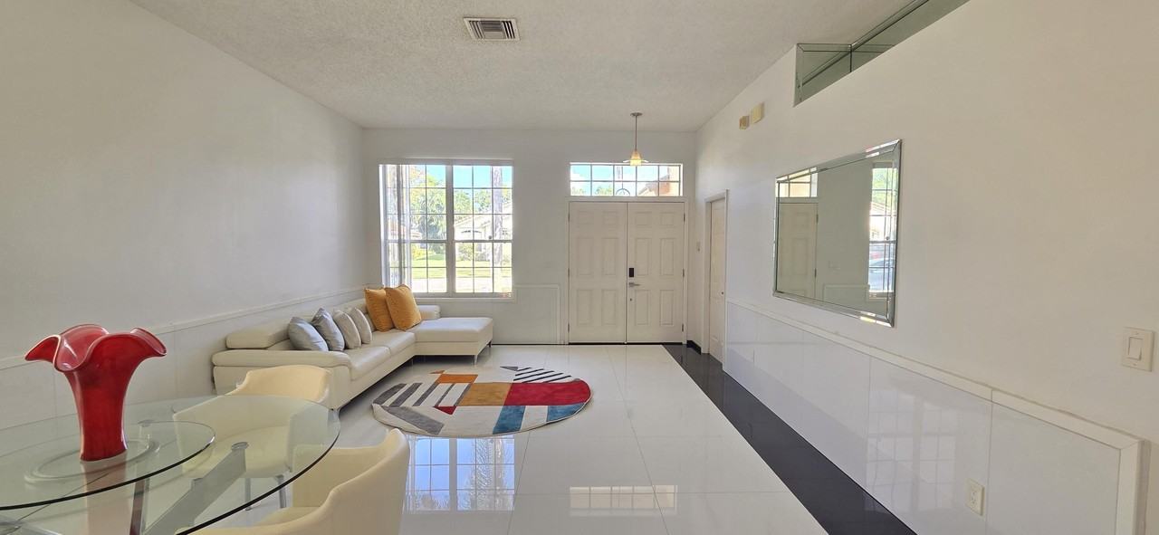 661 Lake Wellington Dr - Photo 6 of 50