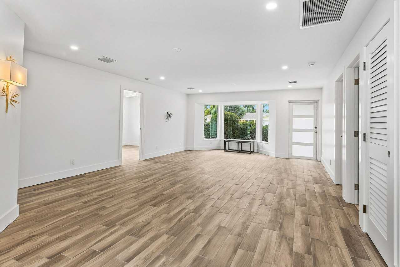 1254 Sw 4th Ct - Photo 2 of 35