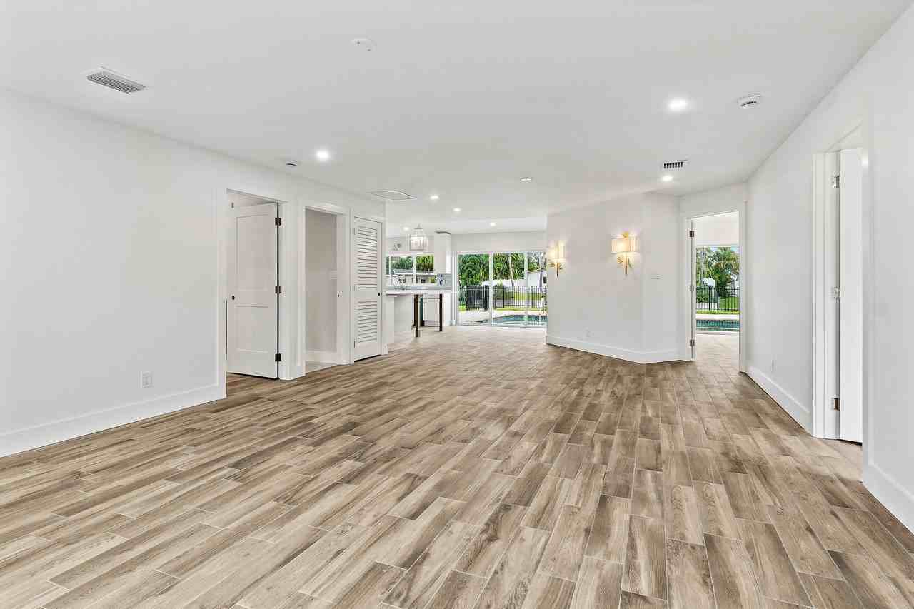 1254 Sw 4th Ct - Photo 3 of 35