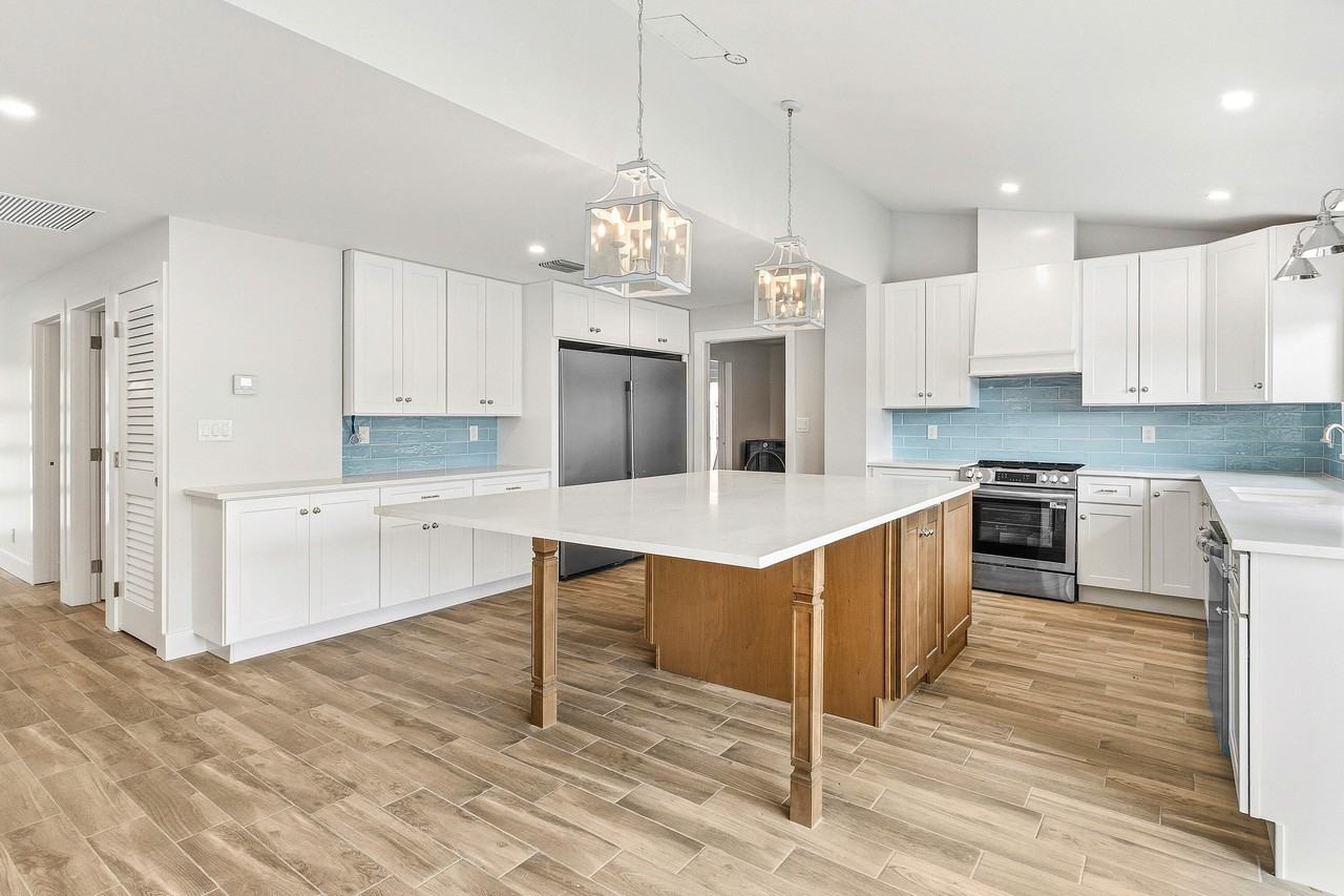 1254 Sw 4th Ct - Photo 7 of 35