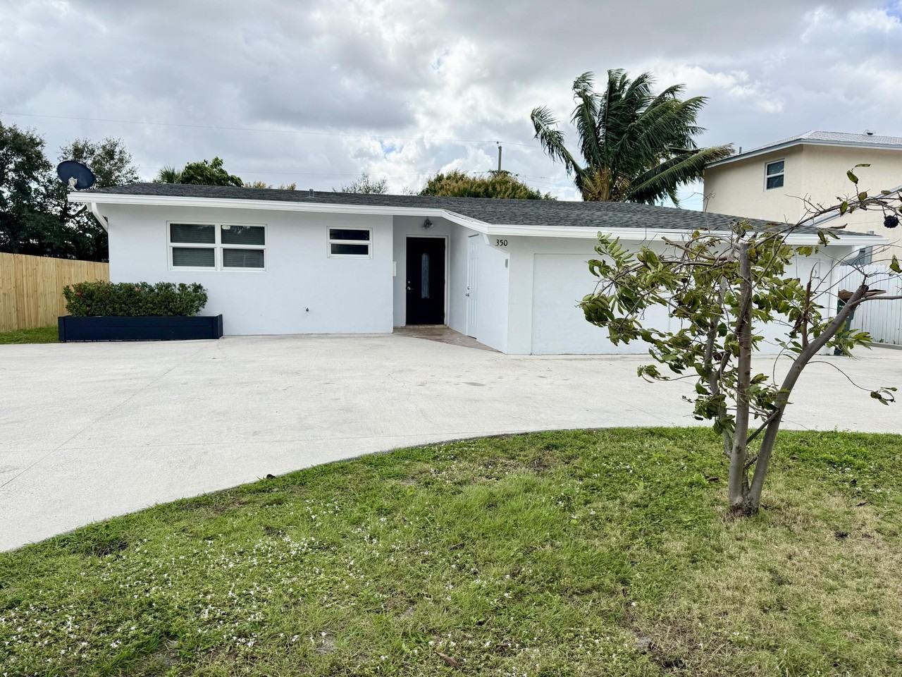 350 Cypress Dr - Photo 3 of 39