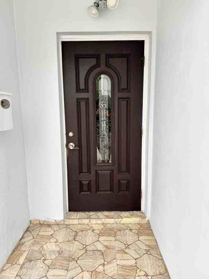 350 Cypress Dr - Photo 5 of 39