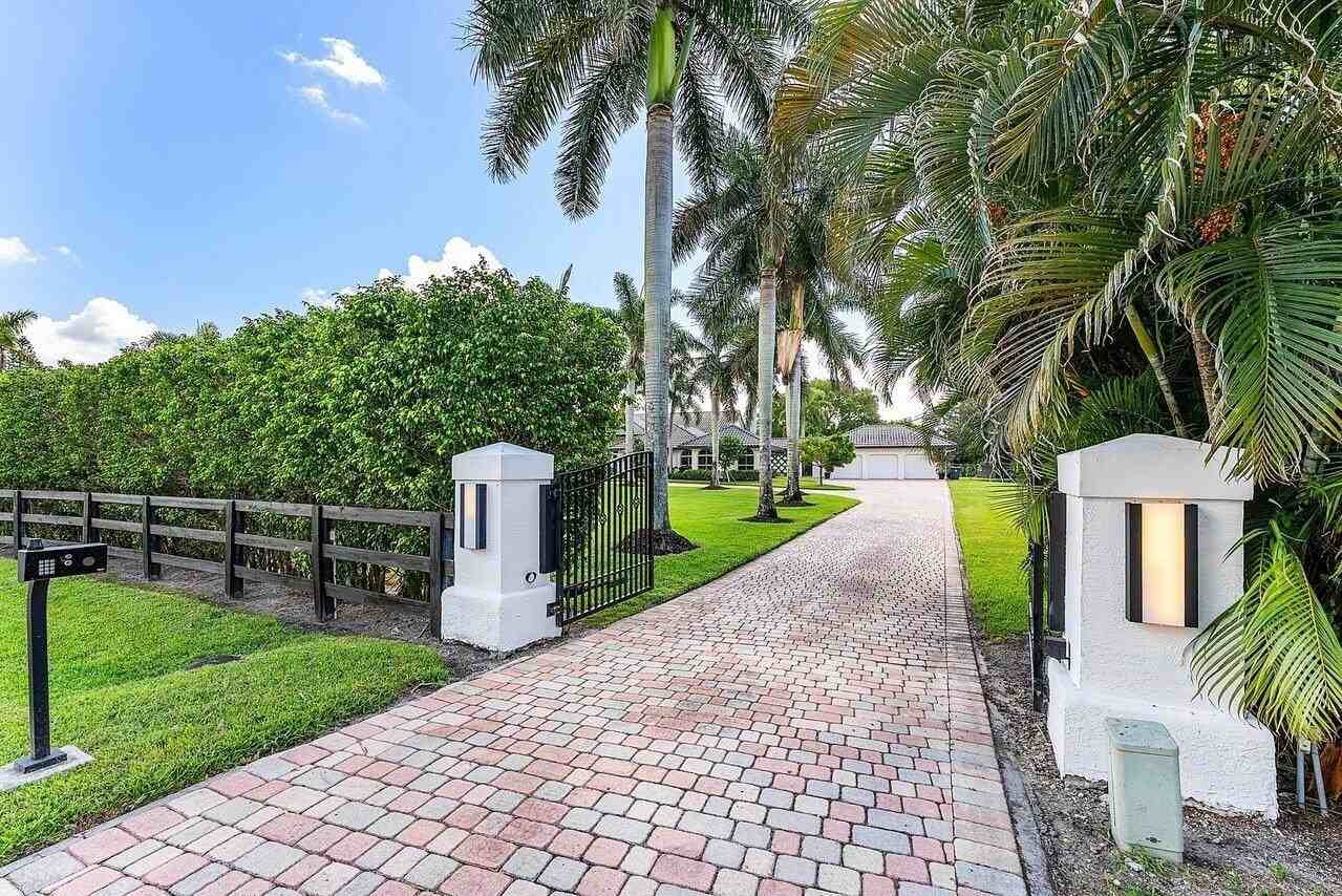 14559 Draft Horse Ln - Photo 4 of 43