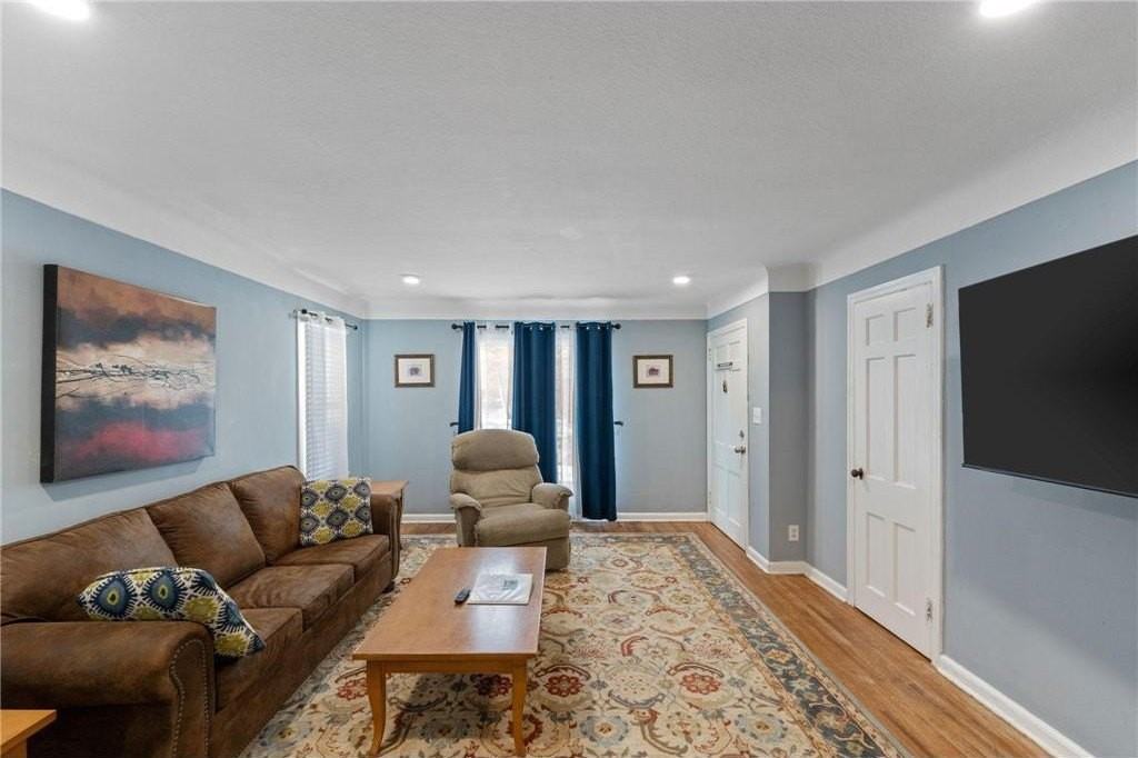 4042 Lake Road Ave - Photo 2 of 17