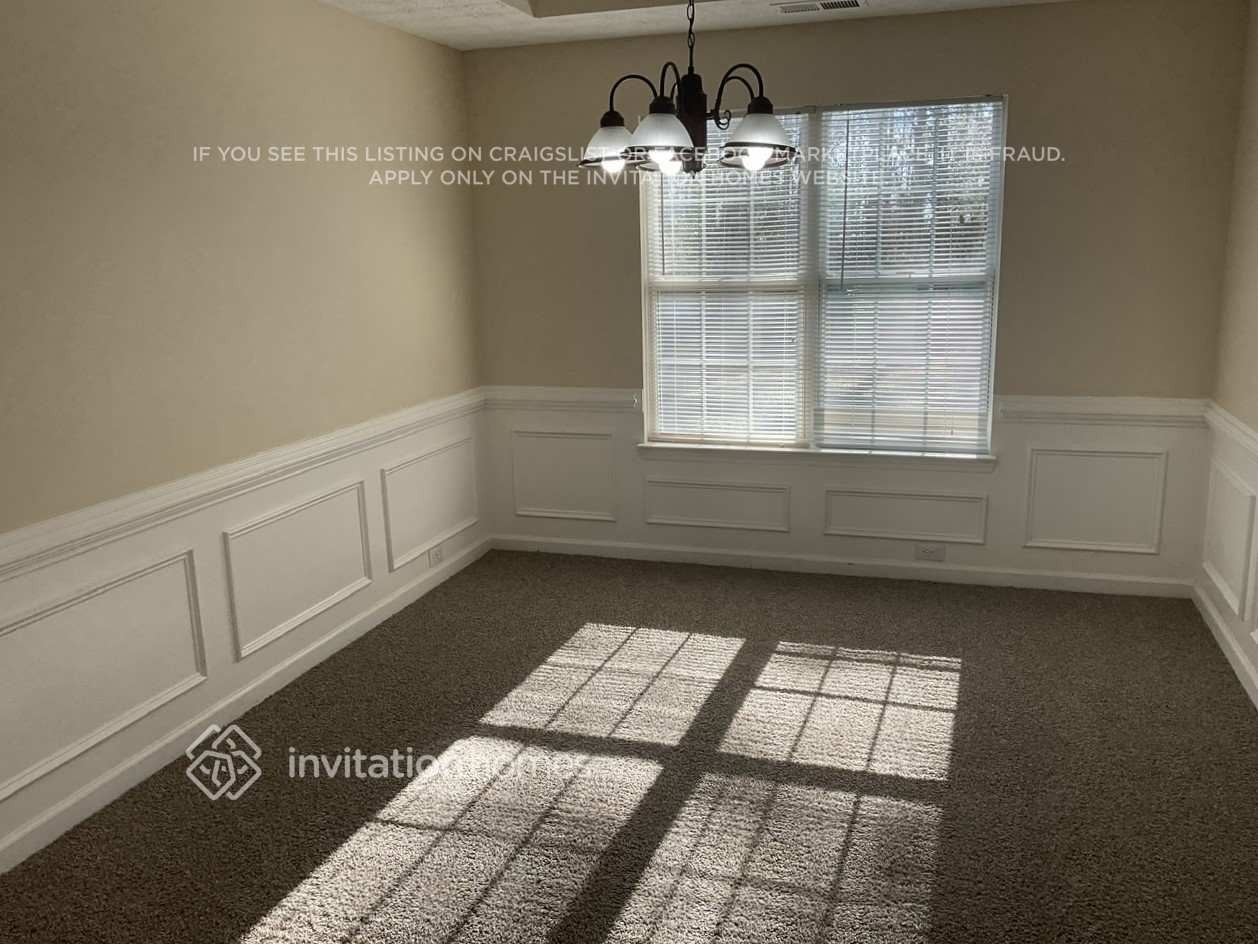 2070 Dartmoth Way - Photo 5 of 12