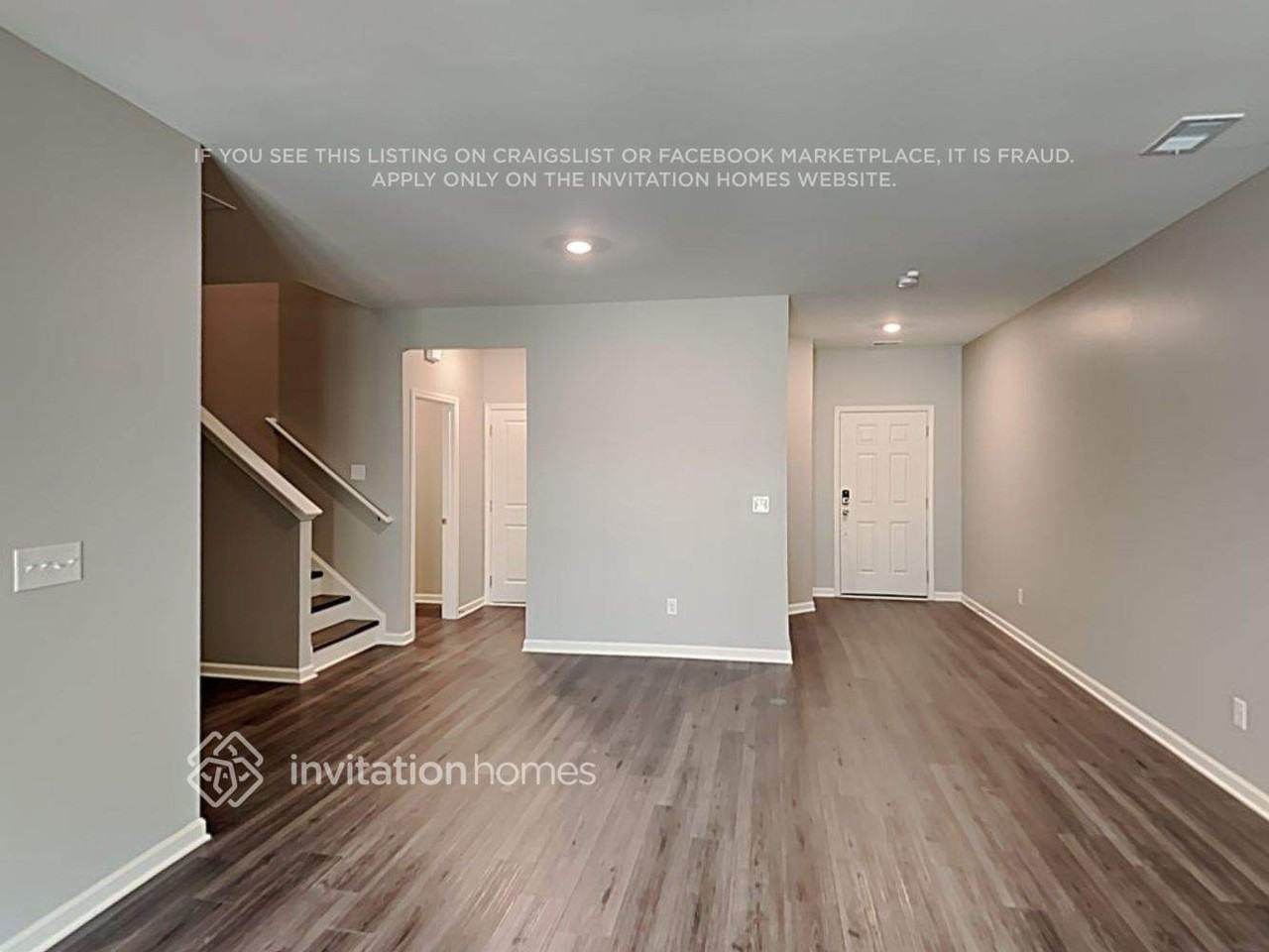 121 Webster Cir - Photo 3 of 20