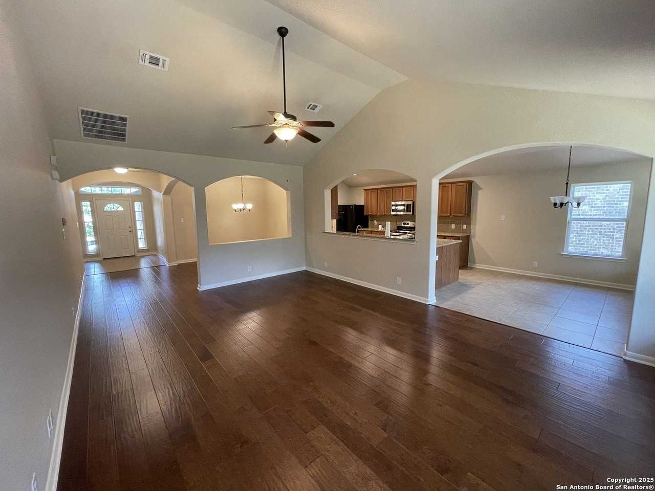 5530 Thunder Oaks - Photo 5 of 10