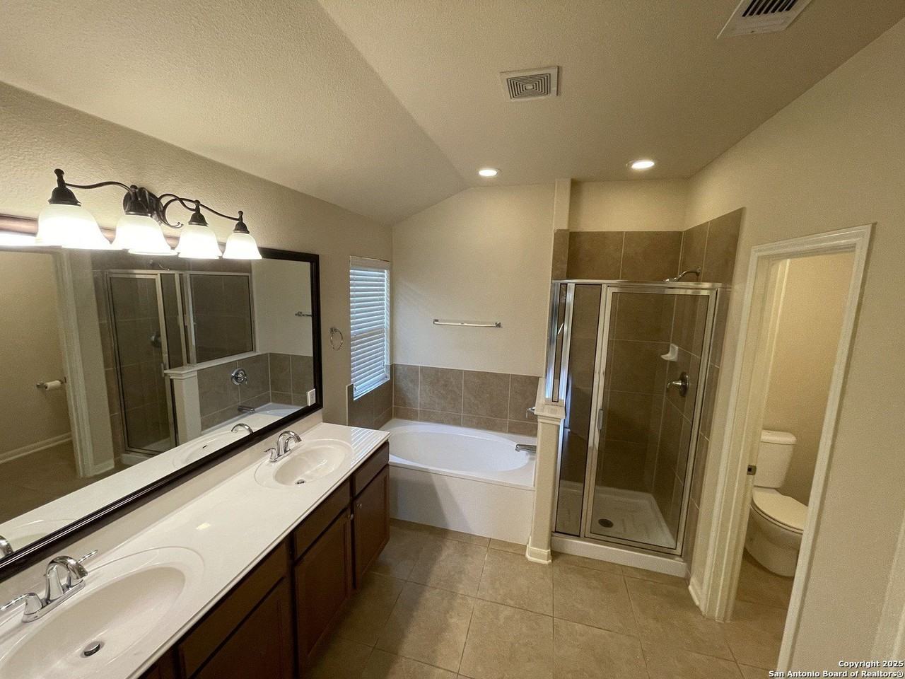 5530 Thunder Oaks - Photo 7 of 10