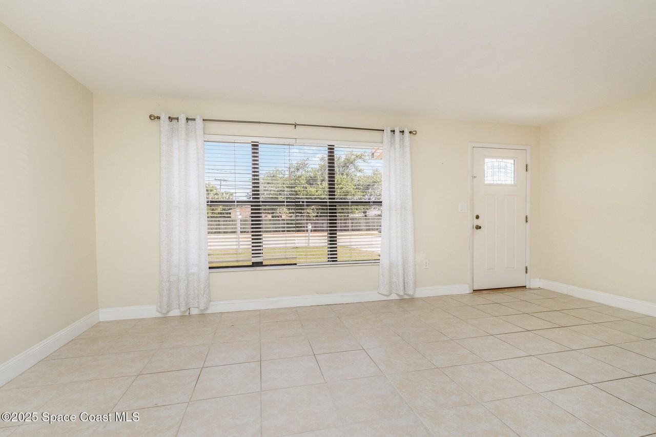 408 Cassia Blvd - Photo 4 of 17