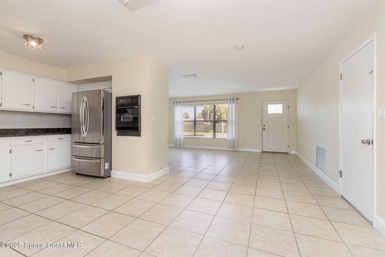 408 Cassia Blvd - Photo 5 of 17