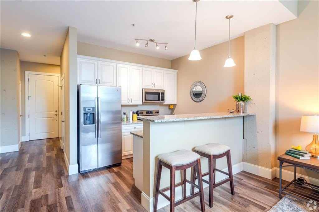 22 Eagle St Unit 22-302 #22-302 - Photo 3 of 27